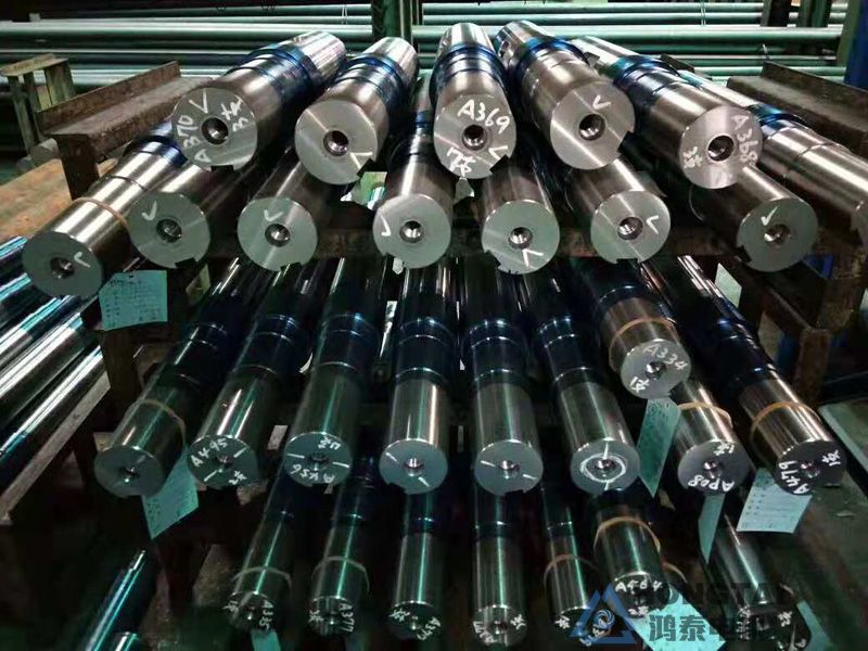 YE3-280S-2电机轴伸打螺纹孔定制